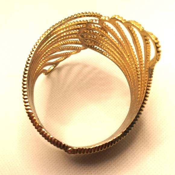 Angel wing tension bracelet - Picture 3 of 4